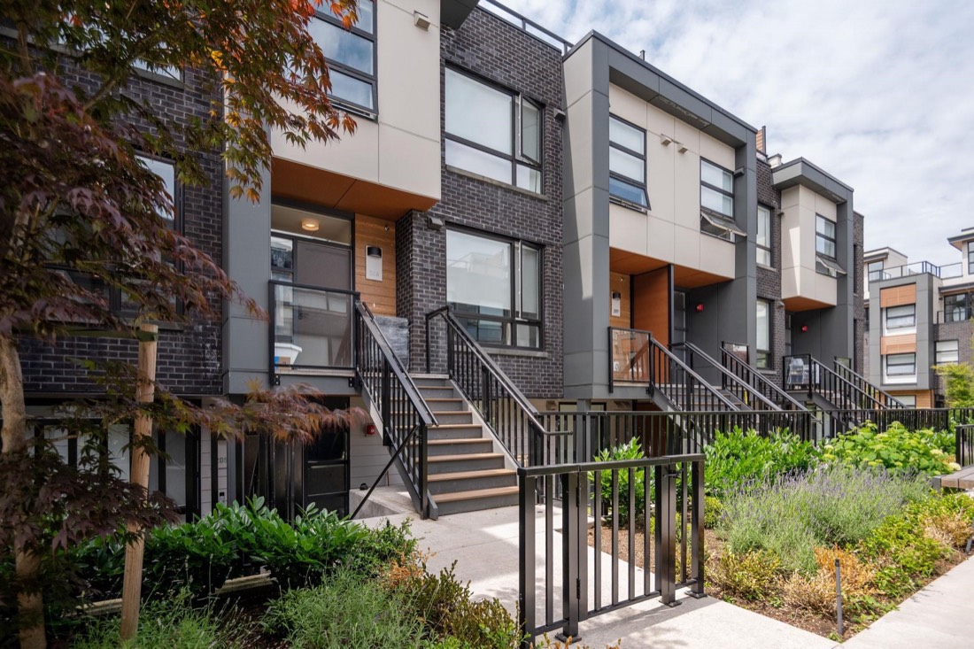 206 – 6085 Irmin Street