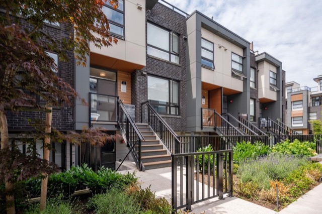 206 – 6085 Irmin Street